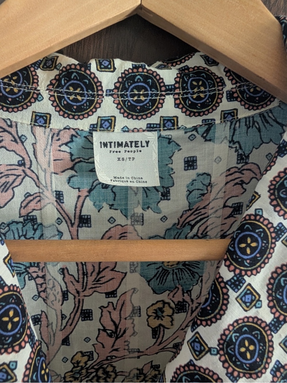 Printed Button-Up Blouse with Coral Floral Accents - Picture 4 of 5
